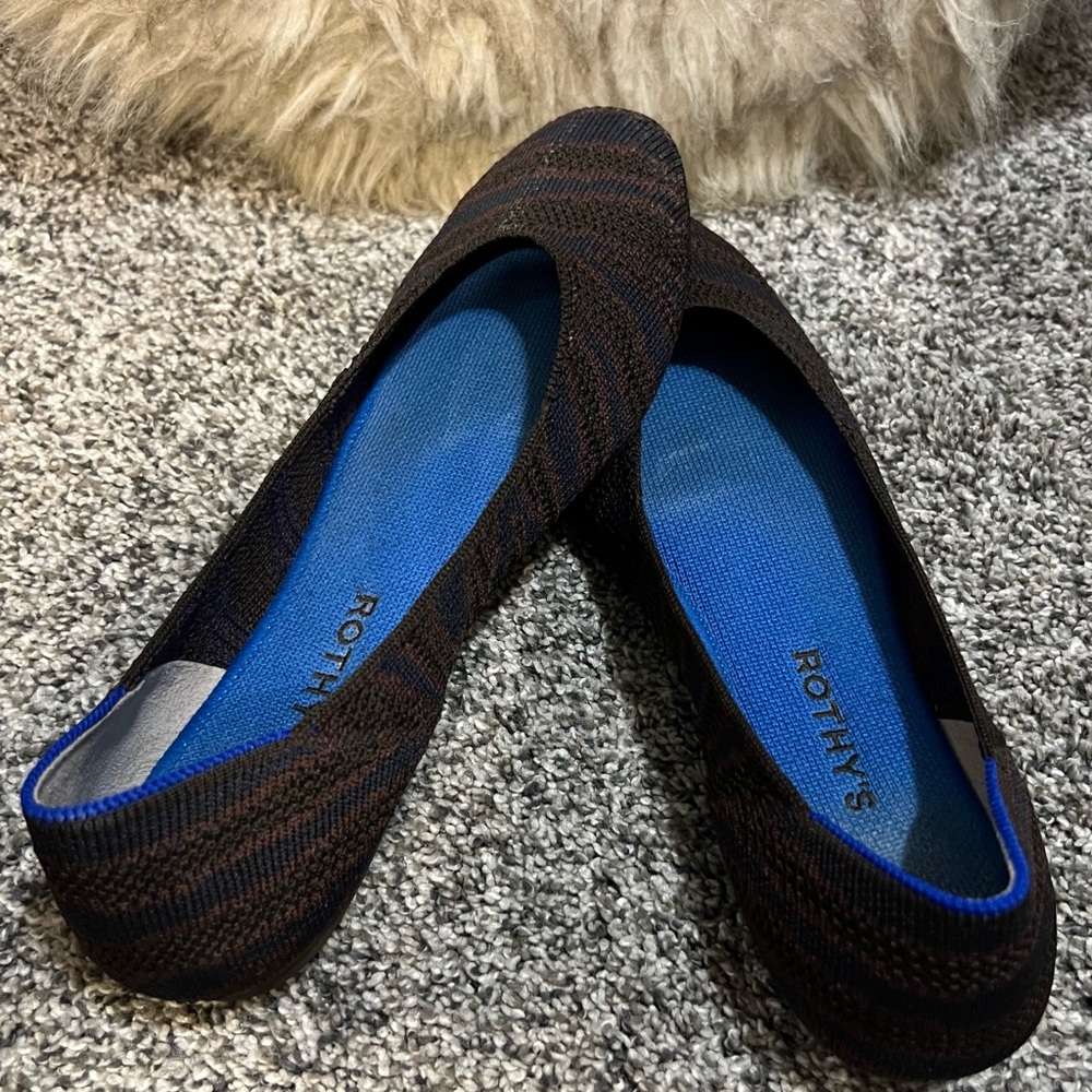Rothy’s ballet flats chocolate and navy zebra Size 9